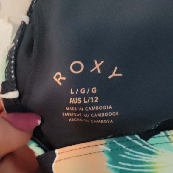 Roxy bikini top only large great condition!LARGE - Picture 4 of 7